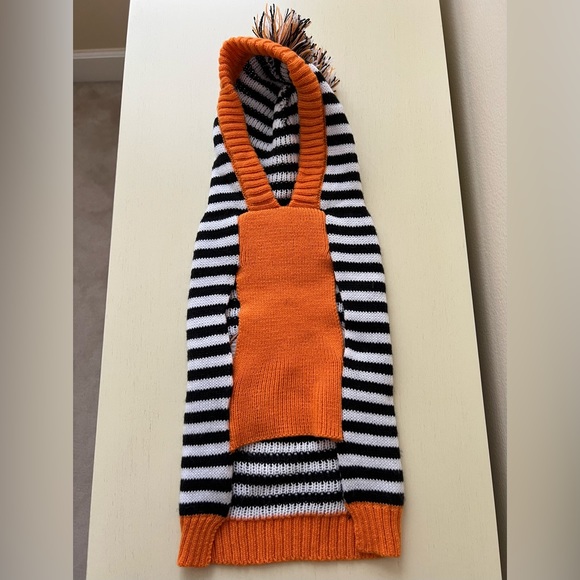 Halloween Sweater with Hood. - Picture 4 of 9